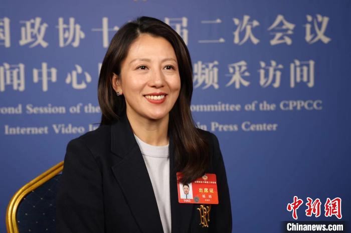 两会速递：杨扬表示相信会有更多南方冰雪运动