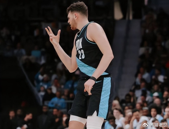 西部格局剧烈震荡：火箭登顶第三 湖人暂列第四