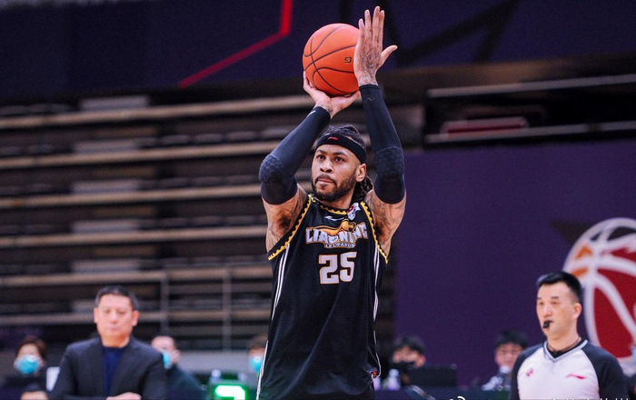 辽篮两连胜逆转崛起引援成功重塑竞争力