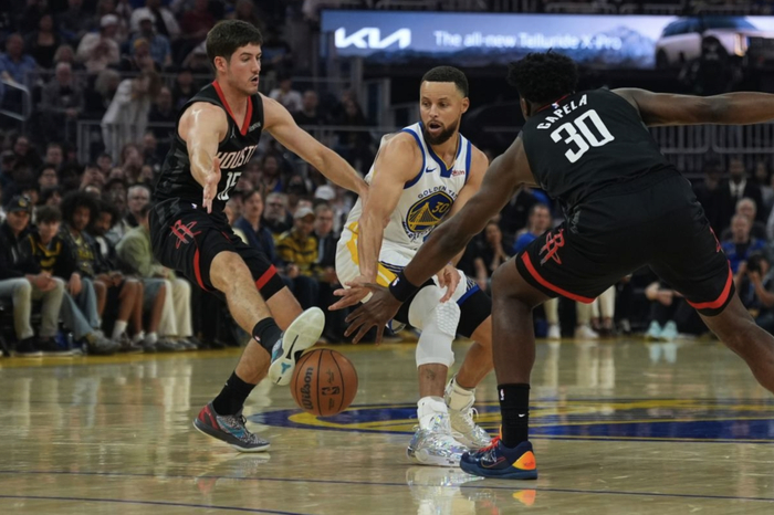 库里替补复出难救主 勇士惜败火箭错失绝杀三分