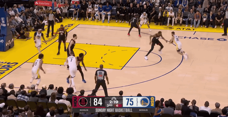 库里替补复出难救主 勇士惜败火箭错失绝杀三分