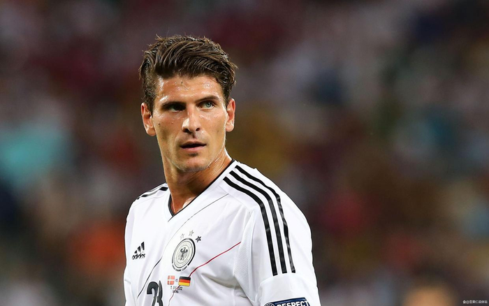 利物浦科纳特周薪飙升至25万英镑，防线隐患浮现